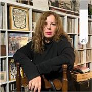 Pianista, con notevole esperienza didattica impartisce lezioni di pianoforte, solfeggio con approccio gratificante ed empirico